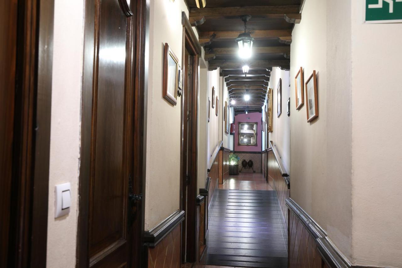 Hostal Rocio Sanlúcar la Mayor Exterior foto