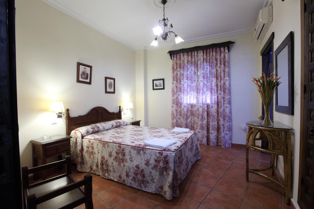 Hostal Rocio Sanlúcar la Mayor Exterior foto