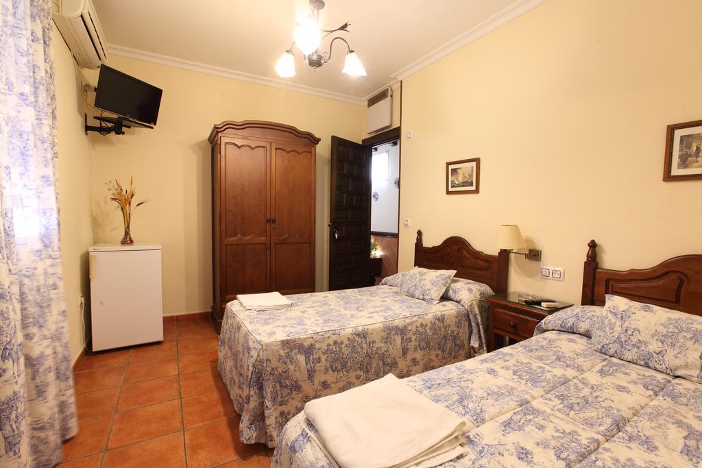 Hostal Rocio Sanlúcar la Mayor Exterior foto